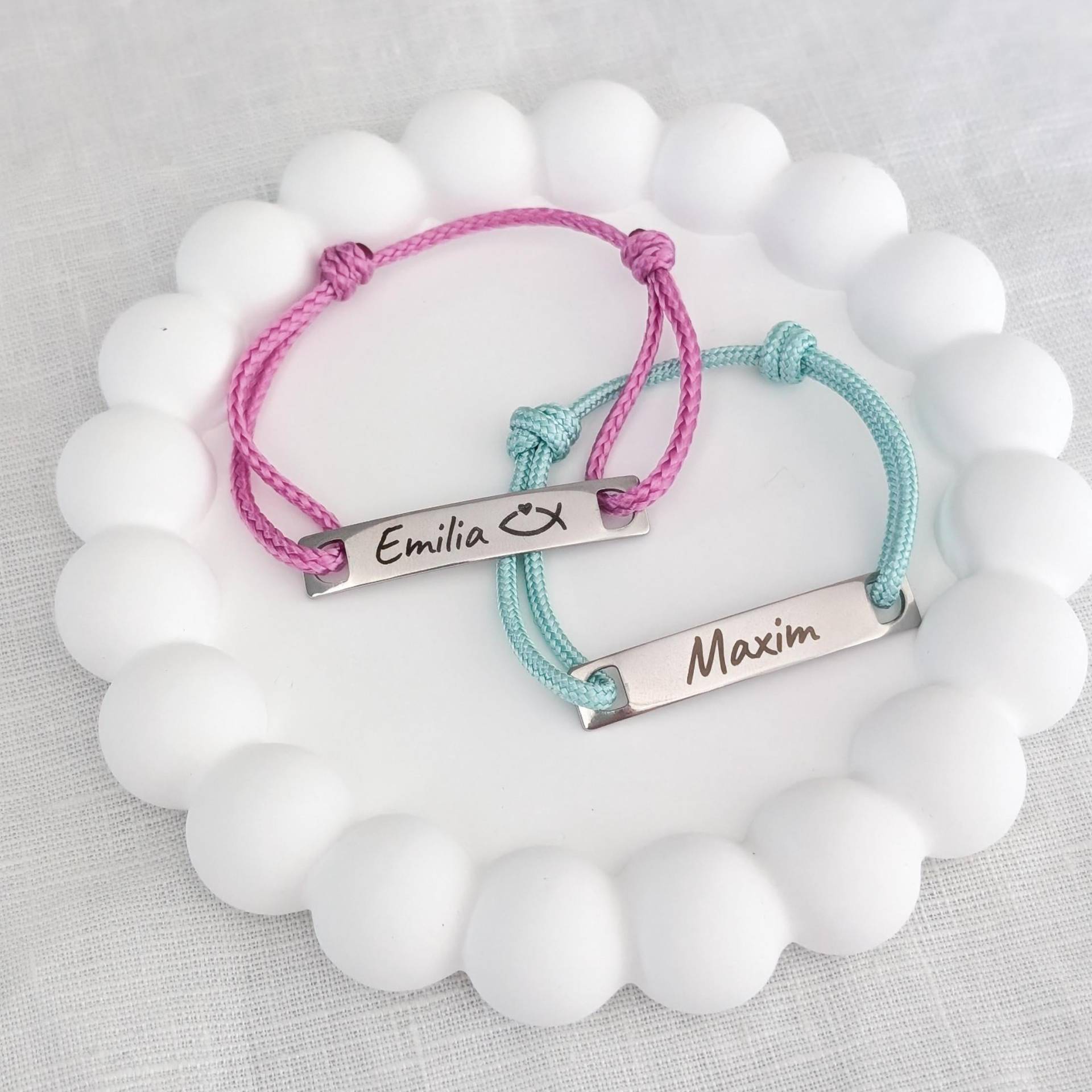 Personalisiertes Taufarmband Für Kinder - Mit Gravur & Wunschmotiv von bracelens