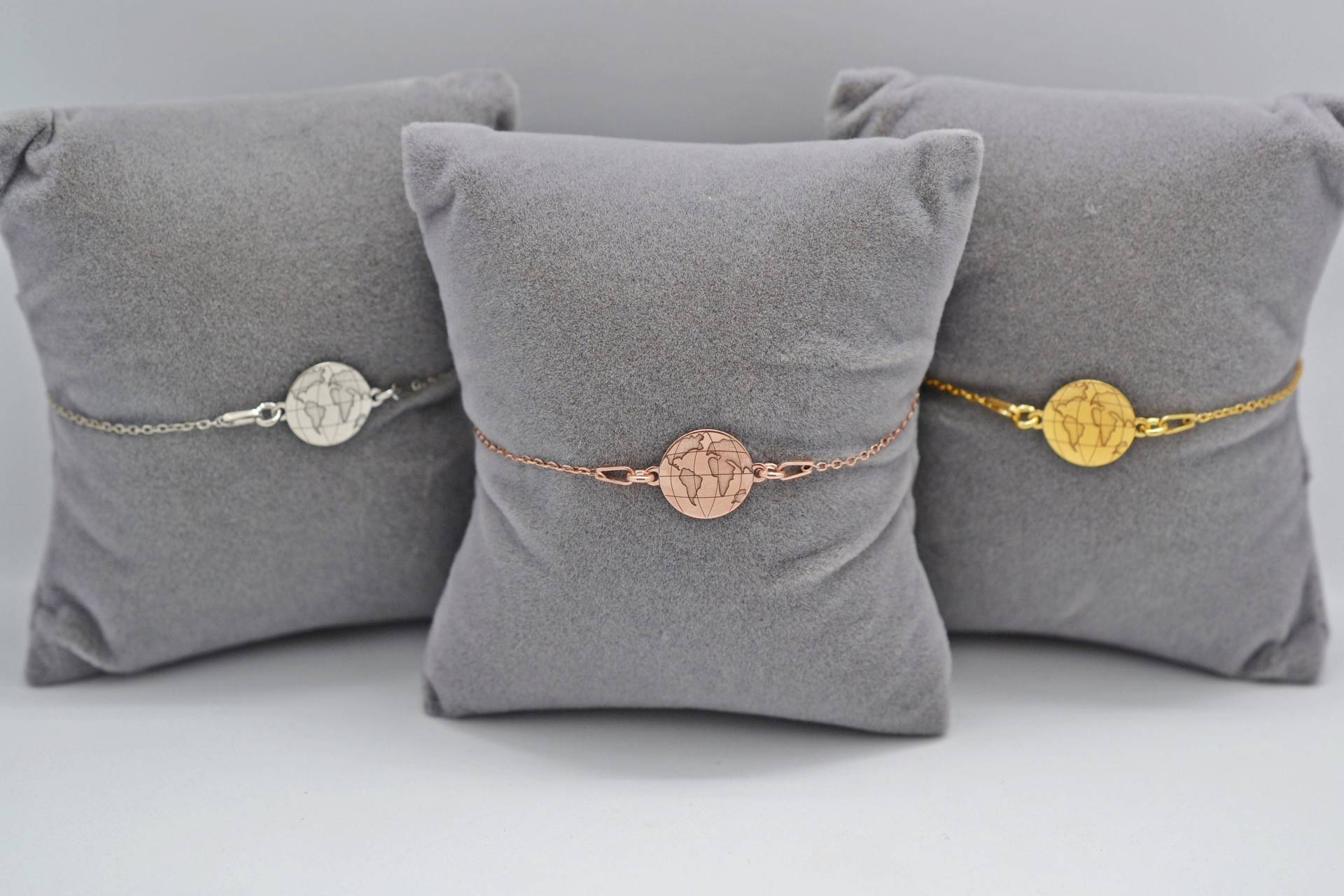 Weltkugel Armband 925 Sterling Silber // Weltkarte Weltreise Geschenk Reise, Glücksbringer Reise von bracelens