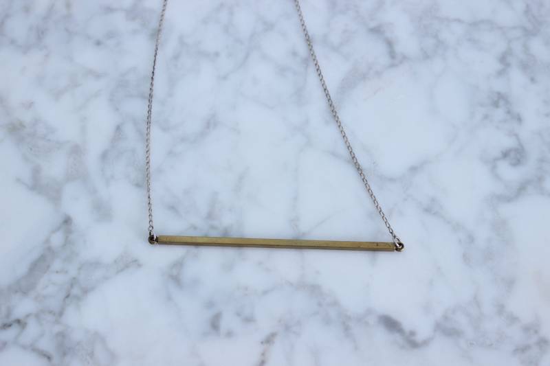 Jahrgang Lange Messing Bar Auf Sterling Silberkette Jahrgang Lange Messing Bar Auf Sterling Silberkette von brackishchannel