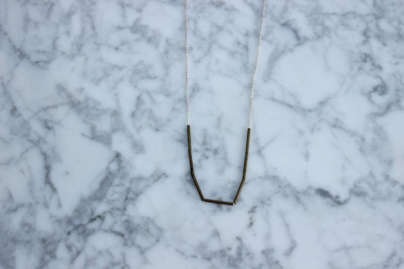 Vintage Messing Röhren Auf Zarte Sterling Silberkette Vintage Messing Röhren Auf Zarte Sterling Silberkette von brackishchannel