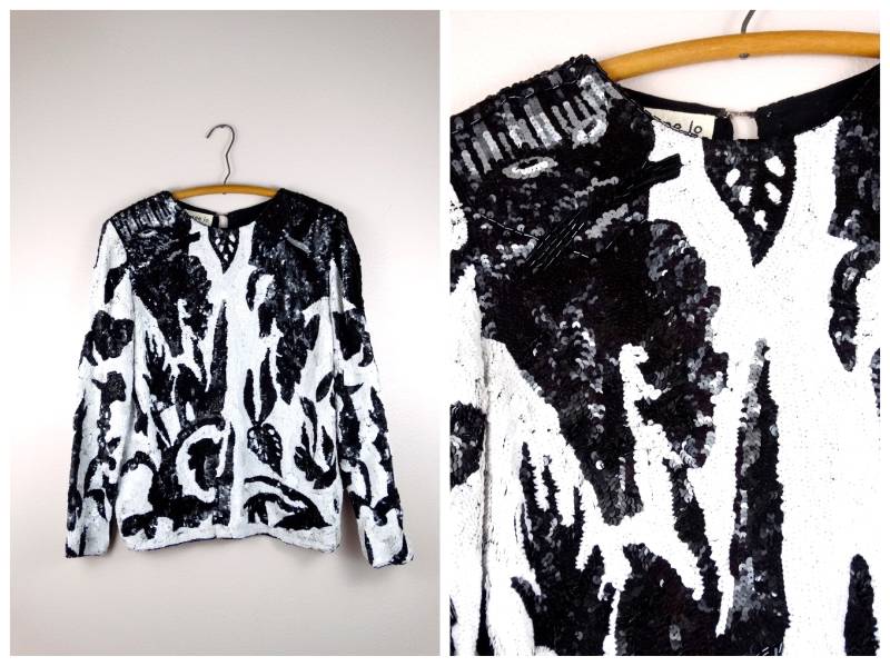 Abstraktes Pailletten-Top/Schwarz-Weißes Wildtier-Pailletten-Panther-Langarm-Top von braxae