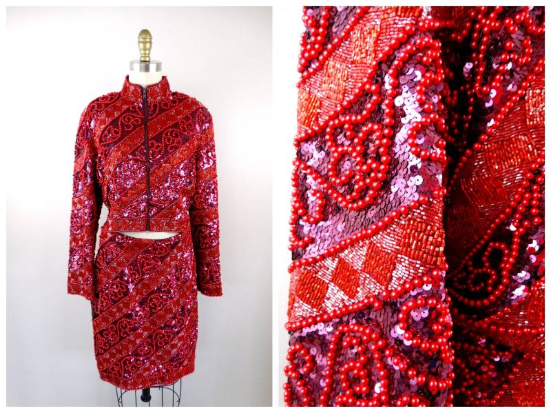 Schwere Rote Perlenperlen-Paillettenjacke Und Minirock/Leuchtend Roter Pinkfarbener Stark Verzierter Frack Passenden Reißverschlussbolero von braxae