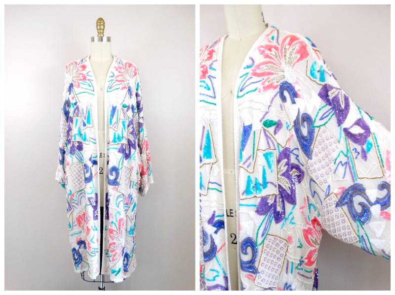 Unglaublicher Perlen Pailletten Kimono/Retro Verzierte Lange Jacke Hell Irisierender Weißer Verzierter Offener Kaftan O S von braxae