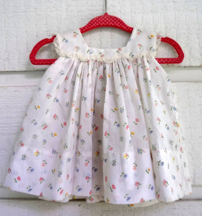 Vintage Blumen Baby Mädchen Kleid - Größe 3 Monate Spitzenbesatz von breedbabynyc