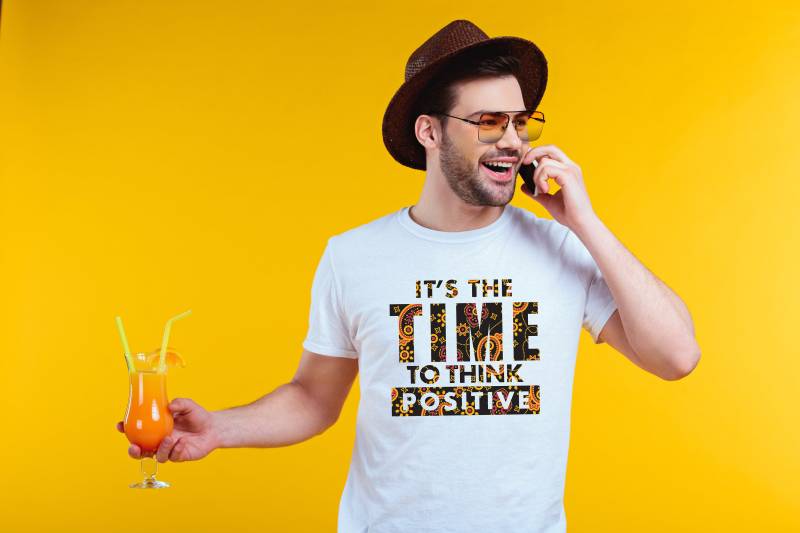 Es Ist Die Zeit, Positiv Zu Denken Shirt Motivationsurlaub T-Shirt Positive Vibes Sommerreise Geschenk Für Männer Frauen von breezetees