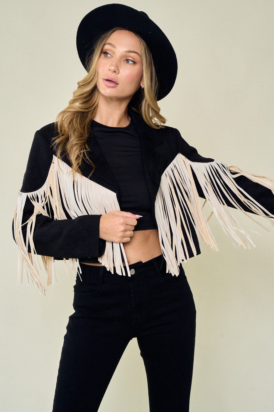 Weiche Wildleder Fringe Motorradjacke - Western Rodeo & Festival Style Cowgirljacke Mit Quaste Am Rücken von briannabarrazayoga