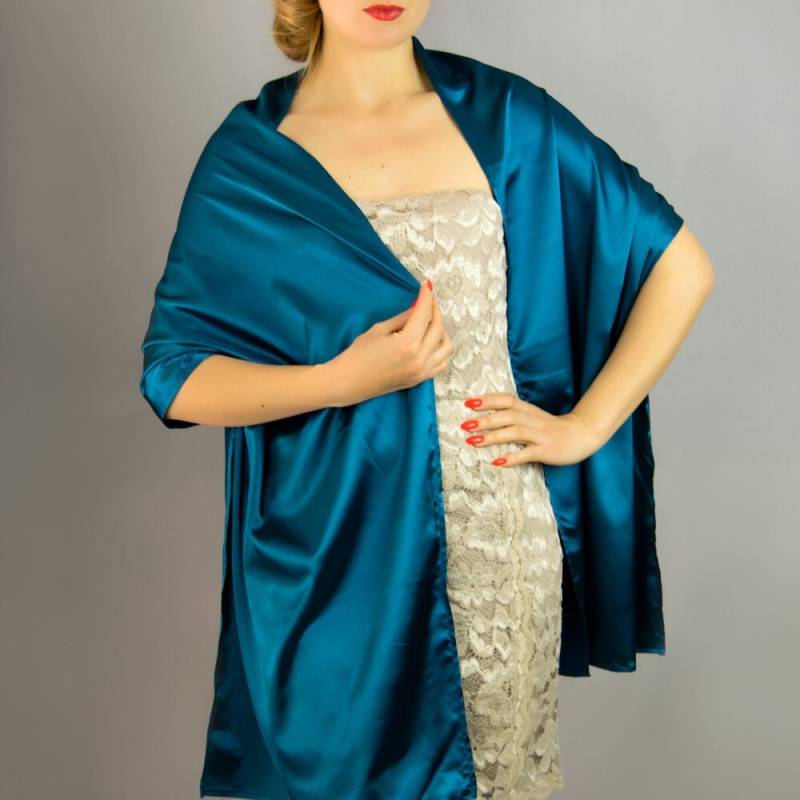 Blauer Pfau-Schal, Blauer Pfau-Wrap, Schultertuch, Hochzeit Shrug, Pfau, Satin-Schal Blauer Pfau-Schal, Blauer Pfau-Wrap, Schultertuch, Hochzeit Shrug, Pfau, Satin-Schal von bridalspain