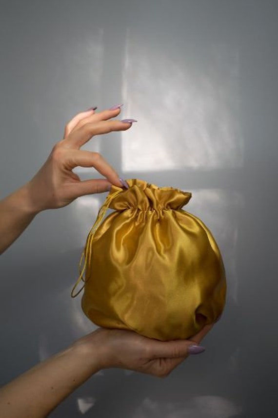 Elegante Satin Geldtasche Geldbörse Clutch Altgold Hochzeit, Party, Besonderer Anlass, Einfache Und Elegante Ergänzung Zu Ihrem Abendkleid Elegante Satin Geldtasche Geldbörse Clutch Altgold Hochzeit, Party, Besonderer Anlass, Einfache Und Elegante Ergänzung Zu Ihrem Abendkleid von bridalspain