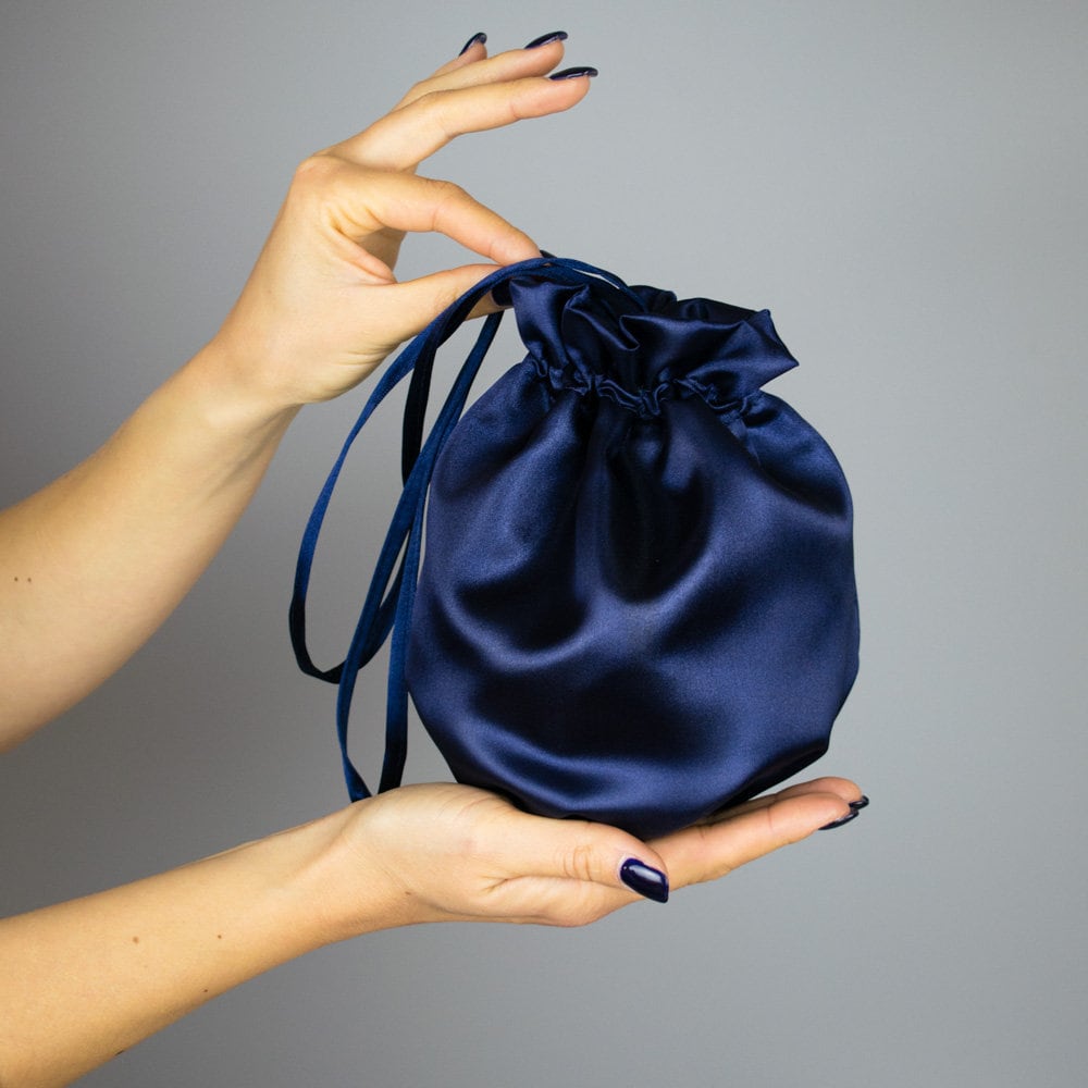 Elegante Tasche Geldbörse Navy Blau Hochzeit Frühling Sommer Satin Geldtasche Kommunion, Party, Kleid Accessoire, Clutch Elegante Tasche Geldbörse Navy Blau Hochzeit Frühling Sommer Satin Geldtasche Kommunion, Party, Kleid Accessoire, Clutch von bridalspain