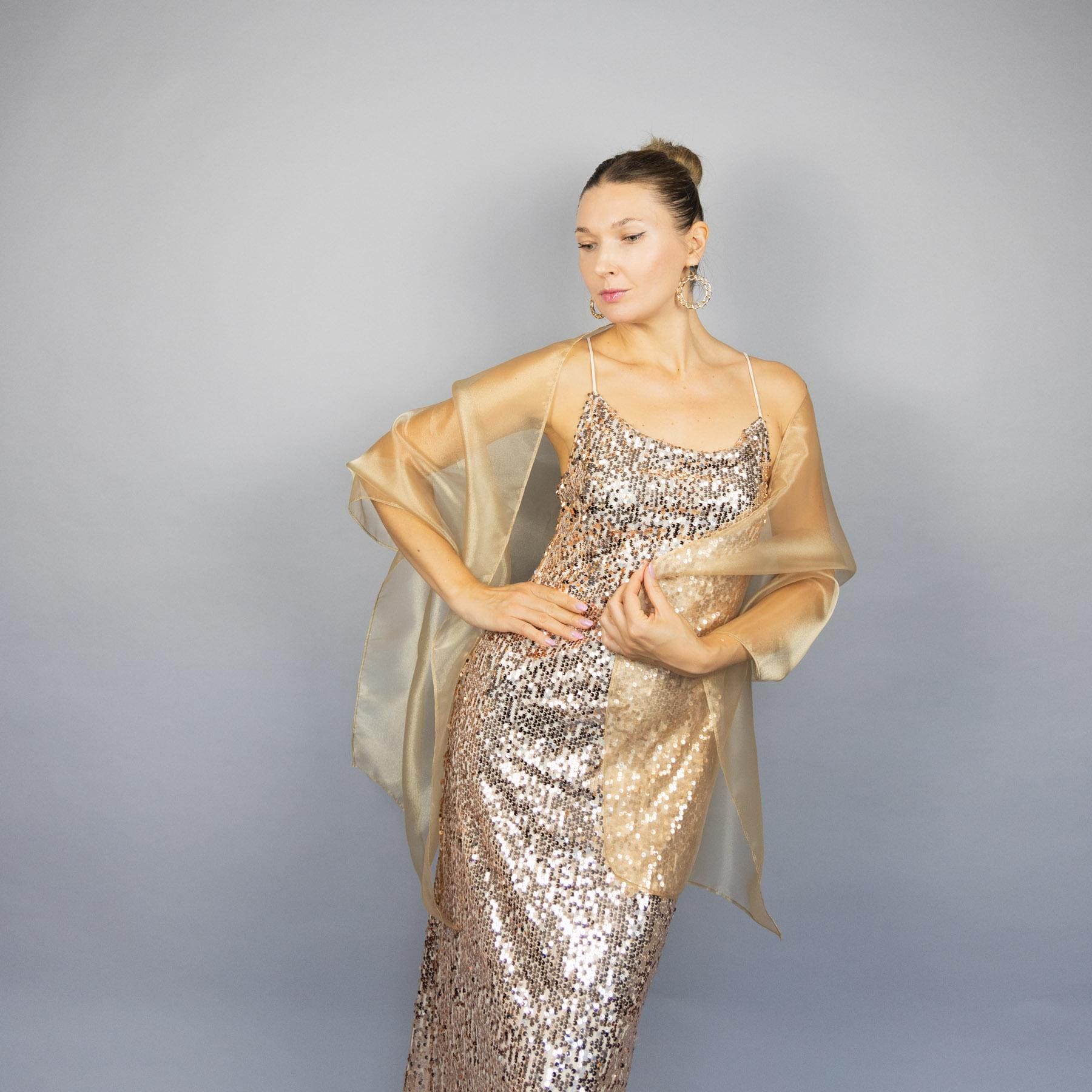 Goldener Organza-Verpackungsschal Goldener Scherenschal Schal Shrug Brautjungfern-Schal Frau Schieres Abendschal Abschlussball Goldener Organza-Verpackungsschal Goldener Scherenschal Schal Shrug Brautjungfern-Schal Frau Schieres Abendschal Abschlussball von bridalspain