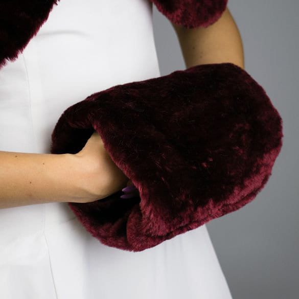 Kunstpelz Muff in Weinrot, Handwärmer, Braut Accessoire, Auch Andere Farben Möglich, Brautjungfer Kunstpelz Muff in Weinrot, Handwärmer, Braut Accessoire, Auch Andere Farben Möglich, Brautjungfer von bridalspain