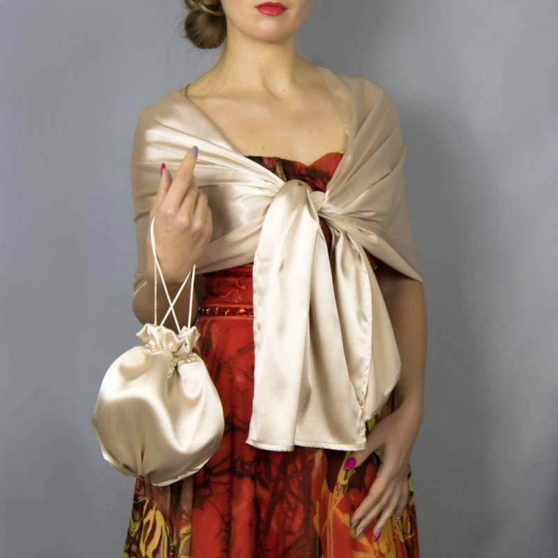 Luxus Champagner Schal Und Tasche Beige Satin Wrap Shrug Hochzeit Set Braut Accessoire Handtasche Pastell Luxus Champagner Schal Und Tasche Beige Satin Wrap Shrug Hochzeit Set Braut Accessoire Handtasche Pastell von bridalspain