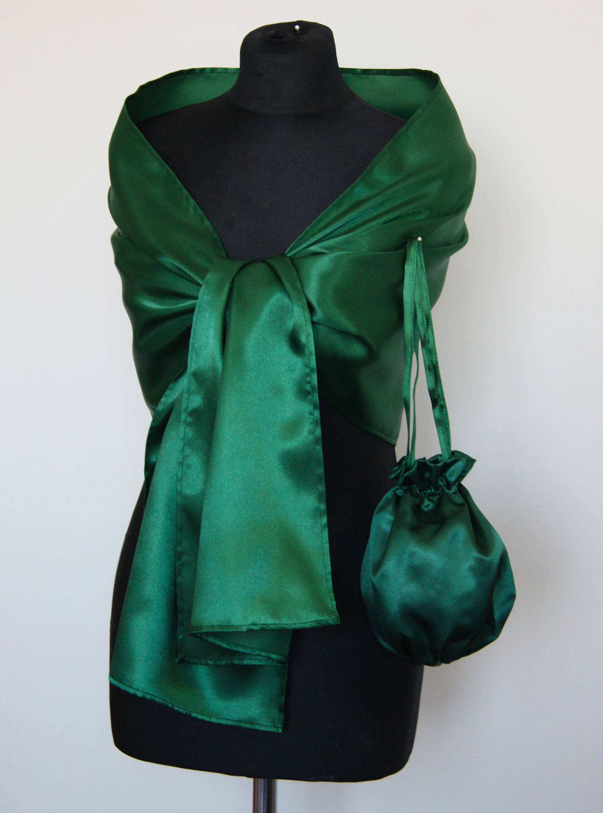 Satin Emerald Grün Tasche/Handtasche Bolero Sommer Frühling Hochzeit Shrug Accessoire 170 cm Shamrock Grün Basilikum Pinie Klee Waldgrün Satin Emerald Grün Tasche/Handtasche Bolero Sommer Frühling Hochzeit Shrug Accessoire 170 cm Shamrock Grün Basilikum Pinie Klee Waldgrün von bridalspain