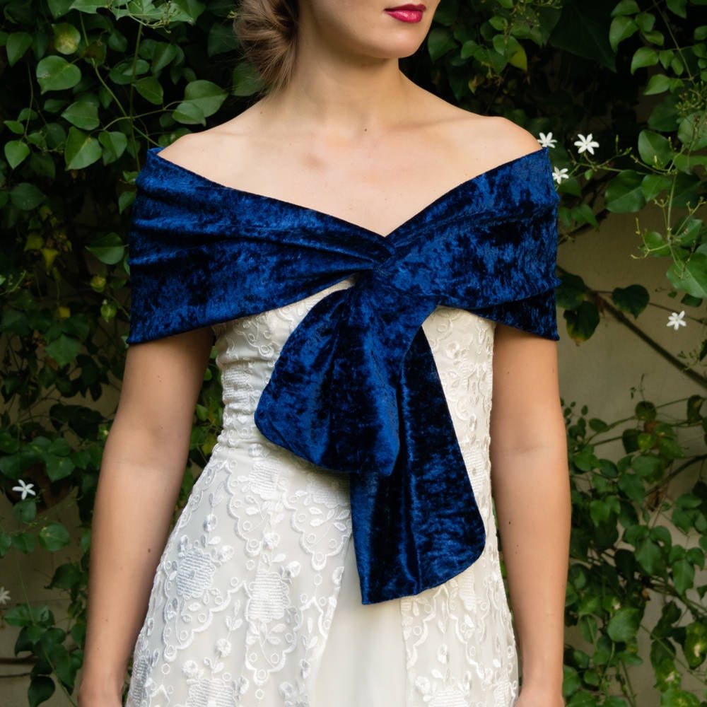 Velour/Samt Stola Wickeltuch Shrug Hochzeitskleid, 150 cm X 30 cm, Feinster Stoff, Marineblau Bolero Hochzeit Accessoire Velour/Samt Stola Wickeltuch Shrug Hochzeitskleid, 150 cm X 30 cm, Feinster Stoff, Marineblau Bolero Hochzeit Accessoire von bridalspain