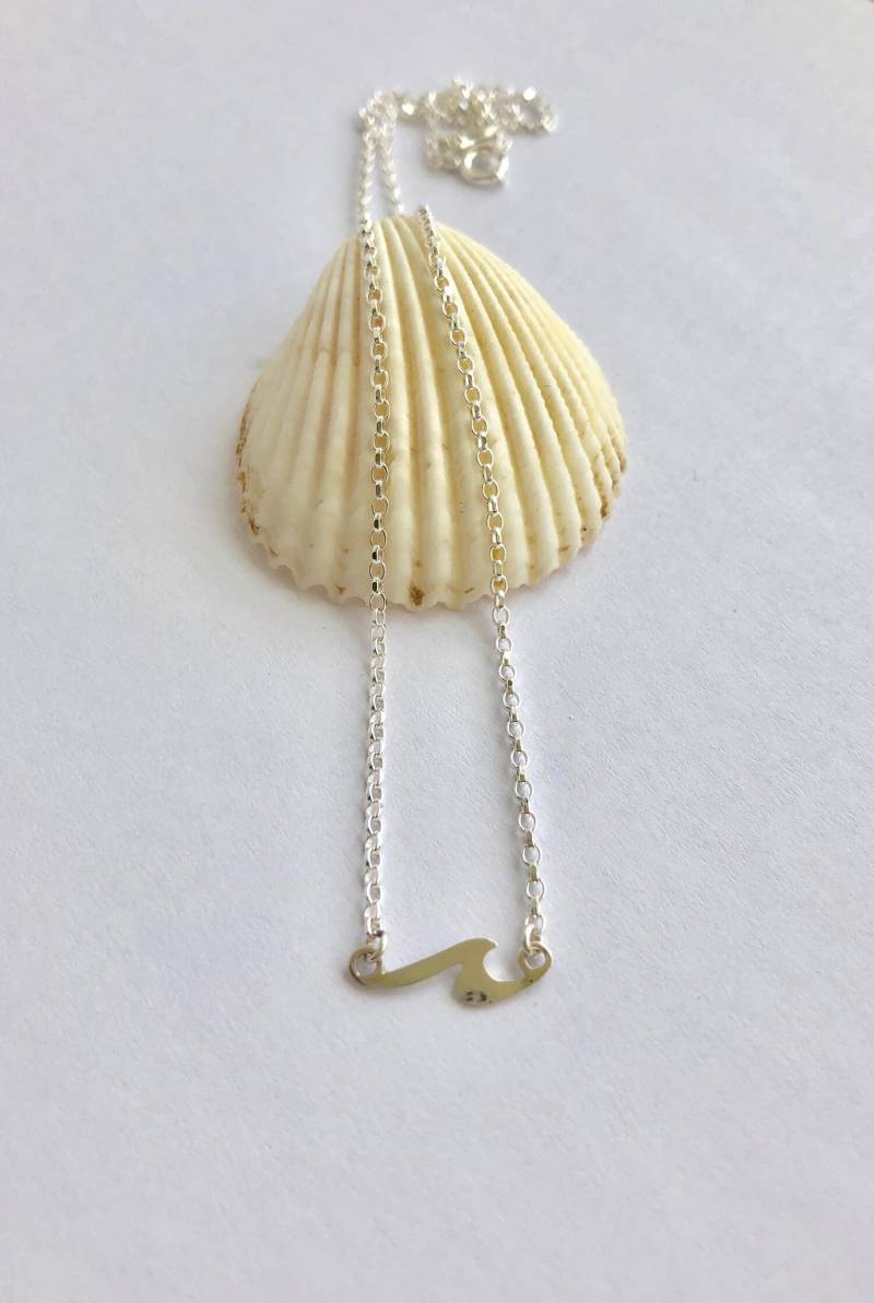 Handgefertigte Silberkette Mit Wellenmuster, 42 cm von bridgetturner