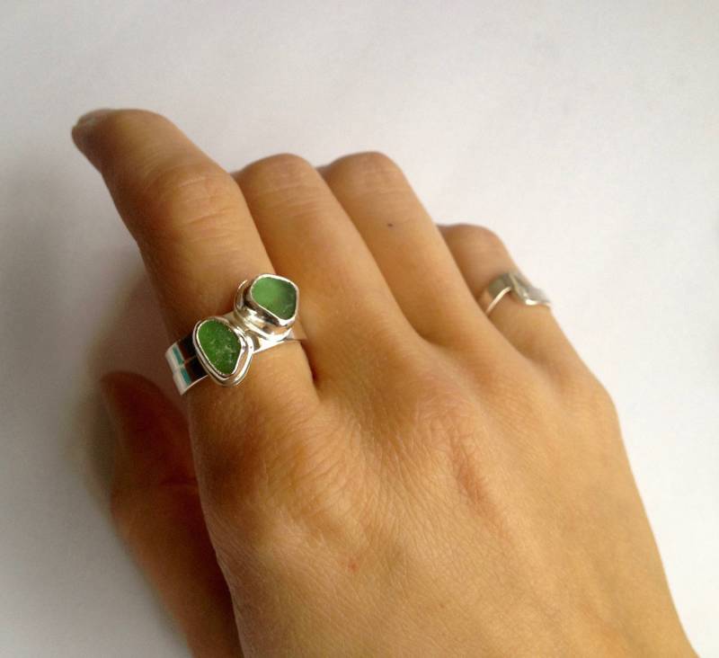 Handgemachte Grün Seeglas Ring Sterling Silber Strand Schmuck von bridgetturner