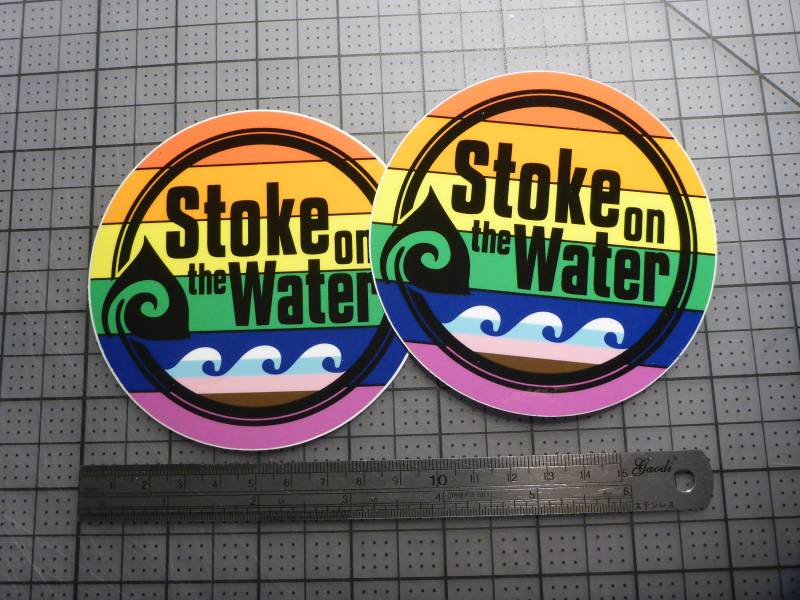Stoke Auf Dem Wasser-Aufkleber - Stolz Regenbogen Ausgabe von brighterfutureLX