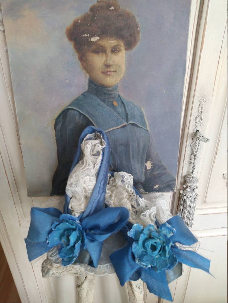 Atelier Satin Seide Ballettschuhe Spitzenschuhe Pointe Zertanzt Shabby Chic Faded Blau Türkis Ballett Boudoir Bänder Gr.37/3 Schäbig von brocantemonamour