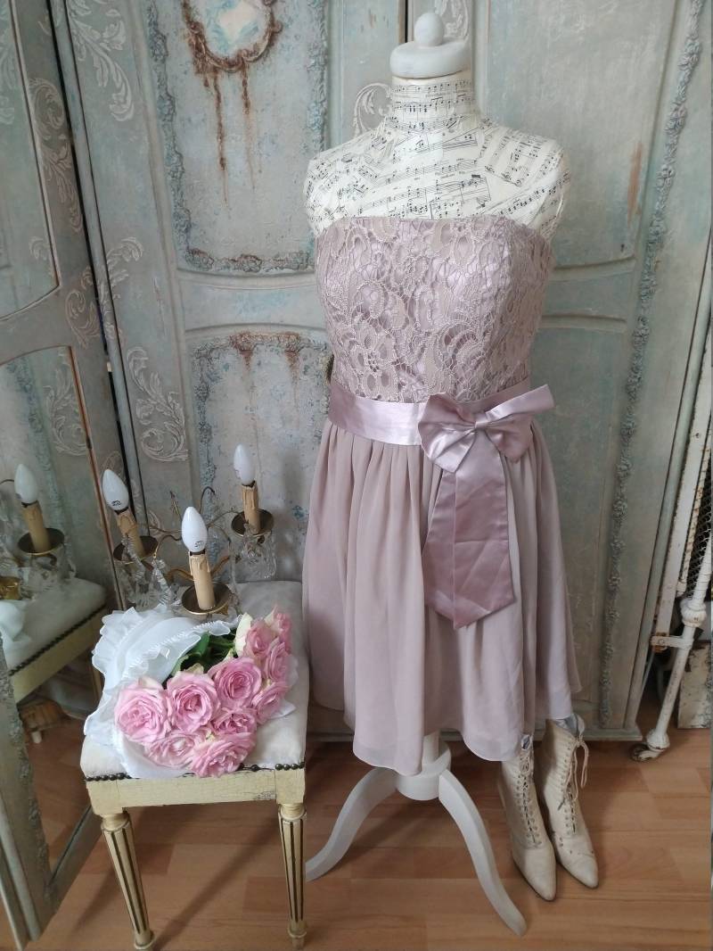 Charmant Brocante Traumhaftes Vintage Kleid Tüll Tütü Petticoat Rosa Altrosa Spitze Hochzeit Ballkleid Um 1990 Brautkleid Gr.38 von brocantemonamour