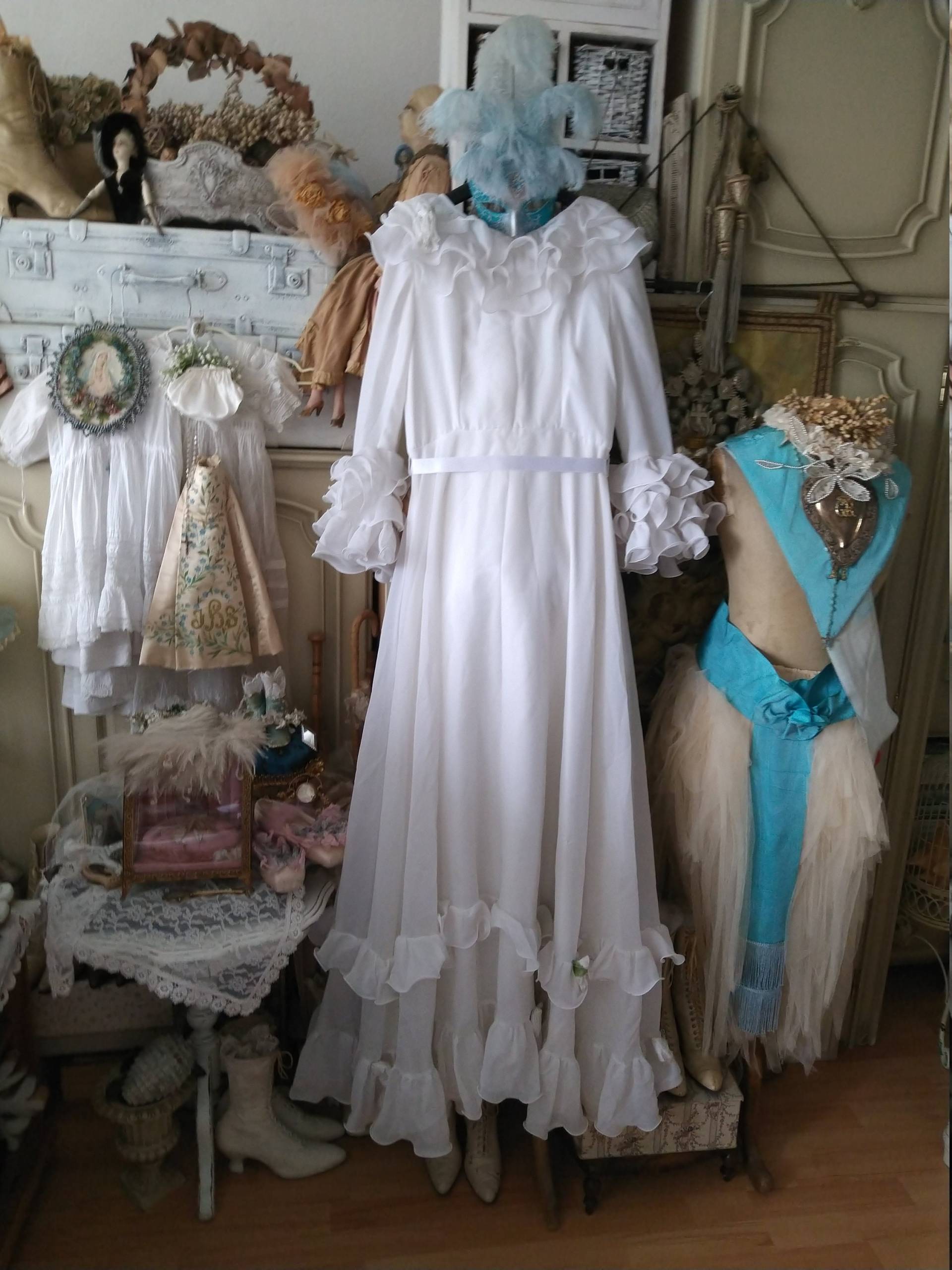 Charmantes Altes Vintage Kleid Hochzeitskleid Creme Weiß Champagne Rosen Volants Brocante Shabby Chic Hochzeit 70Er Antik Charmantes Altes Vintage Kleid Hochzeitskleid Creme Weiß Champagne Rosen Volants Brocante Shabby Chic Hochzeit 70Er Antik von brocantemonamour