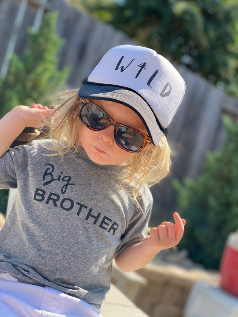 Big Brother T-Shirt Big Brother T-Shirt von brookeandmarleyco