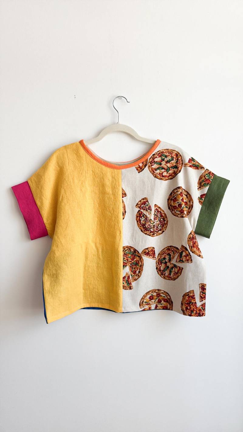 Boxy Top Recycled Scrap Stoff Leinen Baumwolle Multicolor Bunt Unikat Handgemachtes Wende Shirt One Size Pizza Einzigartige Geschenkidee von brookecioccohandmade