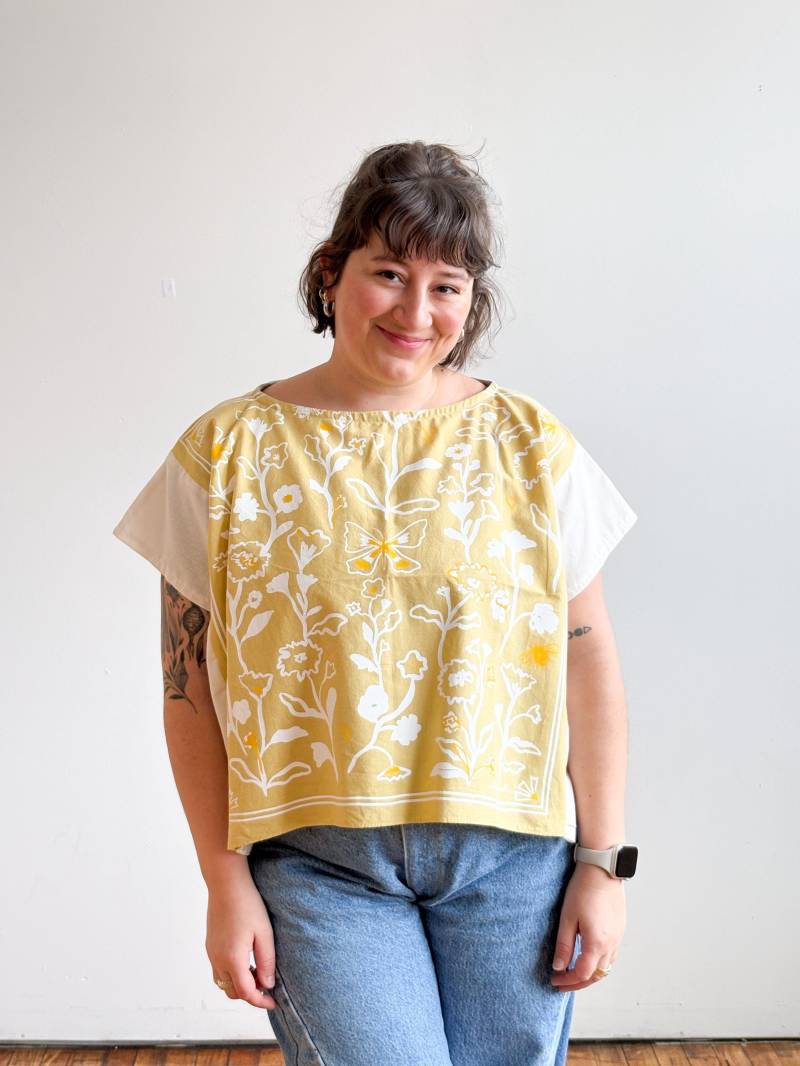 Handgefertigtes Top Bandana Boxy Fit Baumwollstoff Blumen Illustration Rechteck Lockerer Stil Form Shirt One Size Lässiger Sommer von brookecioccohandmade