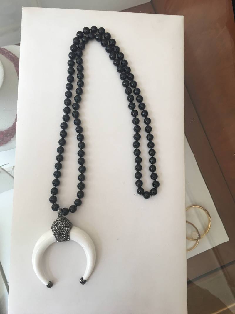 Handgeknüpfte Schwarzem Onyx Und Knochenhalskette Handgeknüpfte Schwarzem Onyx Und Knochenhalskette von brookedazzle