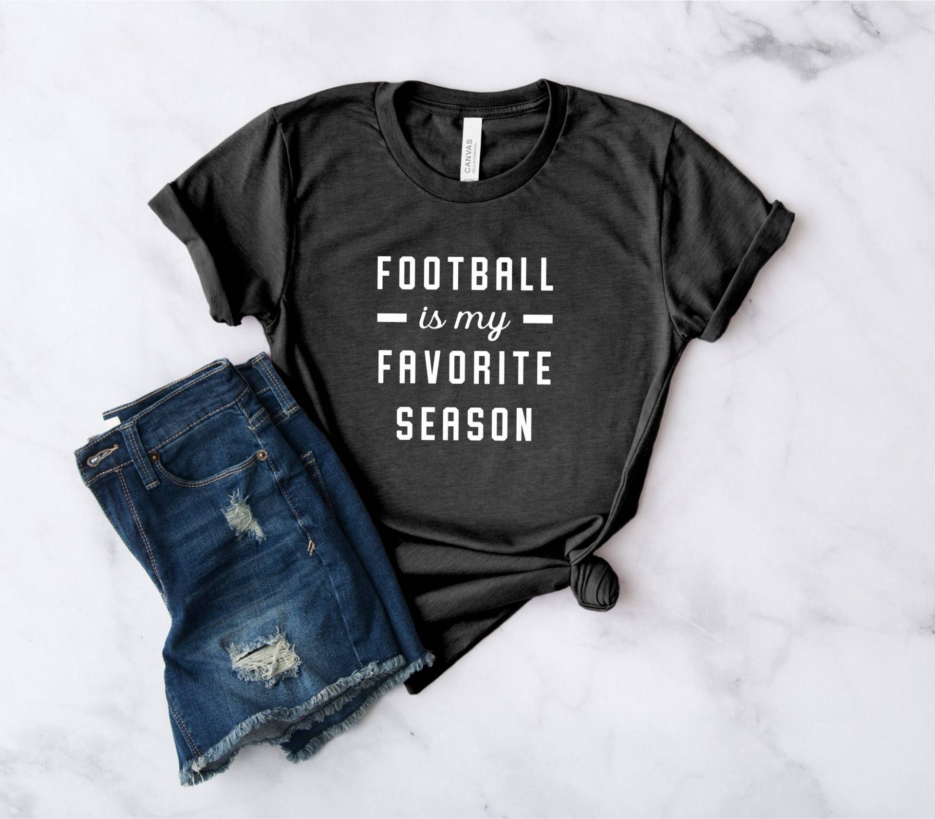 Fußball Ist Meine Lieblings-Saison-Shirt | Fußball-Shirt - Spieltag-Shirt Fußball-T-Shirt Frauen-Fußball-Shirt von brvotees