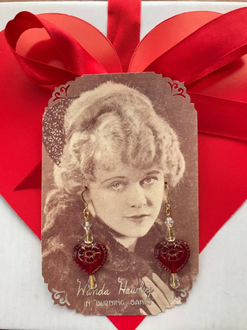 Valentinstag Herz Ohrringe Gold Fill, Glas Und Kristalle Valentinstag Herz Ohrringe Gold Fill, Glas Und Kristalle von bseron