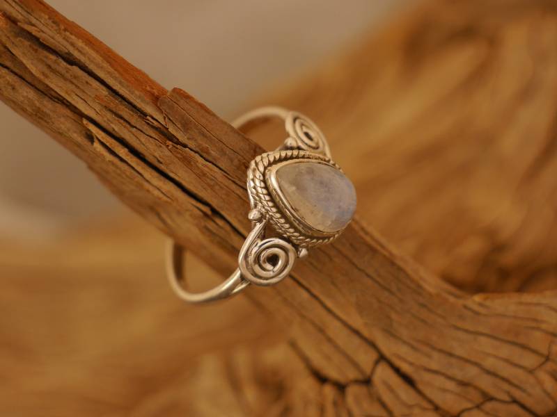 Filigraner Ring Mit Mondstein, 925Er Silber von bsmasala