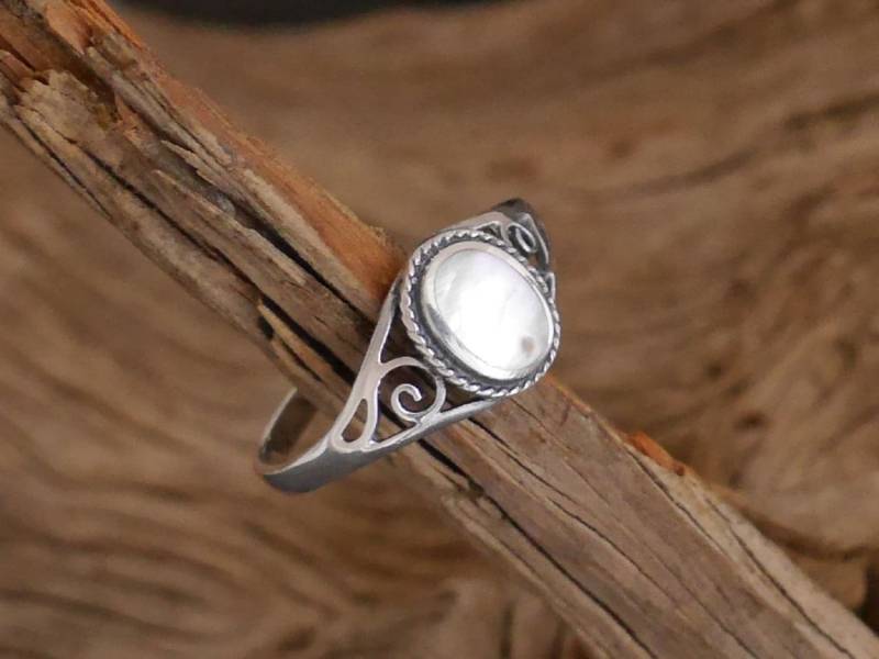 Filigraner Ring Mit Perlmutt, 925Er Silber von bsmasala