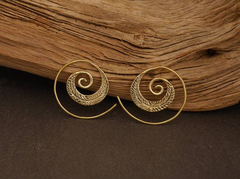 Kleine Messing Ohrringe, Spirale Ohrringe von bsmasala