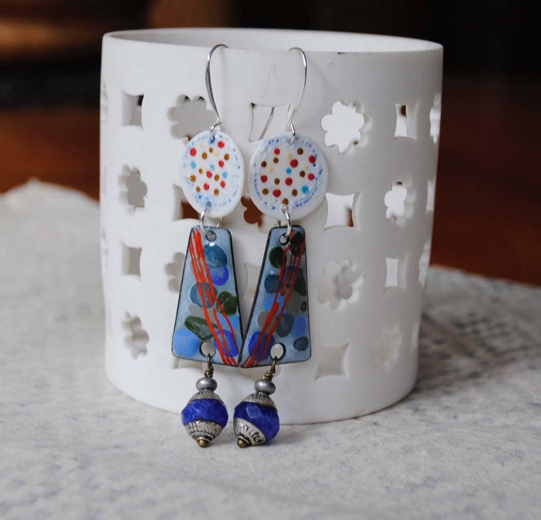 Blaue Polka Dot Ohrringe, Abstrakte Handwerker Emaille Rot Weiß Blau Boho Chic, Ooak, Bohemain Ohrringe Blaue Polka Dot Ohrringe, Abstrakte Handwerker Emaille Rot Weiß Blau Boho Chic, Ooak, Bohemain Ohrringe von bstrung
