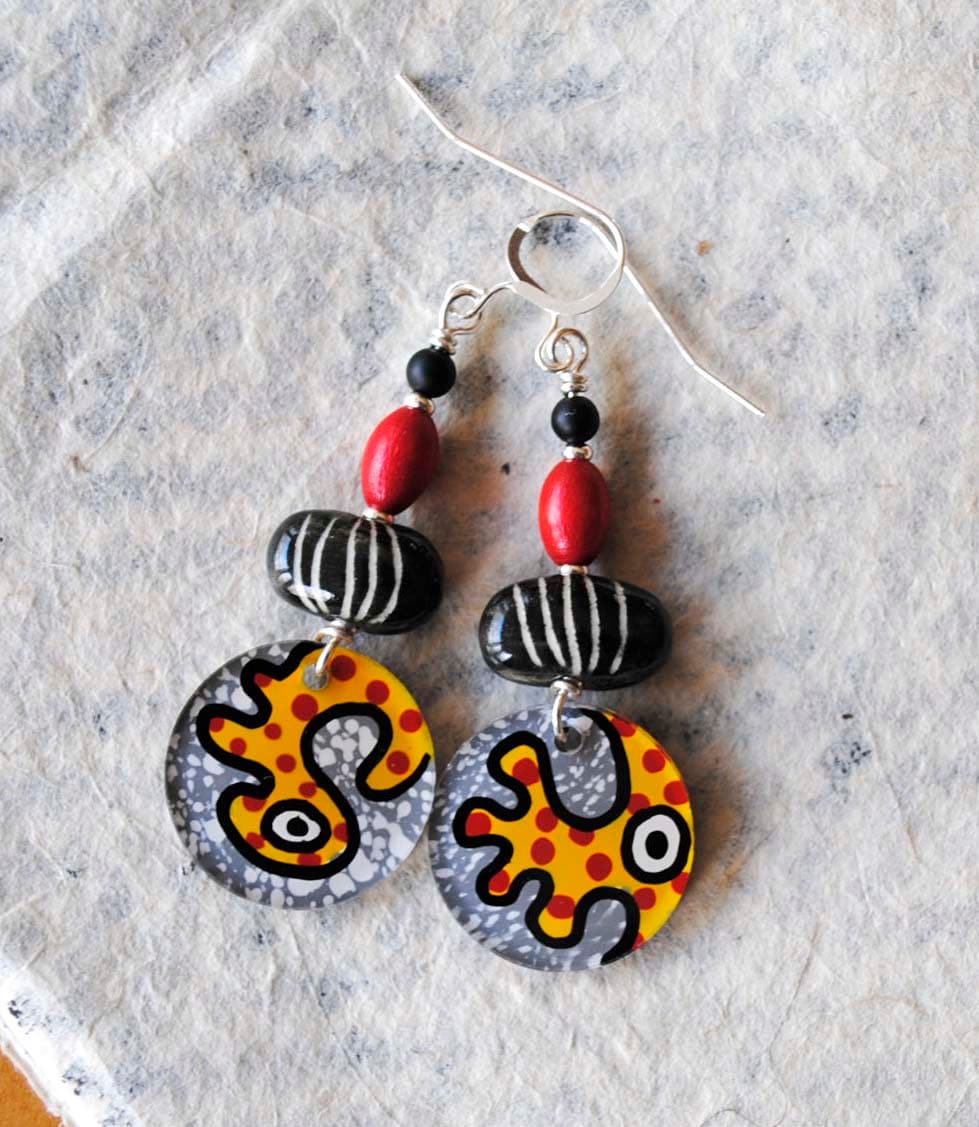 Funky Ohrringe, Von Hand Bemalt Handwerker Keramik Geringes Gewicht, Mod Pop Art, Lampwork Gestreift, Rot Gelb Schwarz Funky Ohrringe, Von Hand Bemalt Handwerker Keramik Geringes Gewicht, Mod Pop Art, Lampwork Gestreift, Rot Gelb Schwarz von bstrung