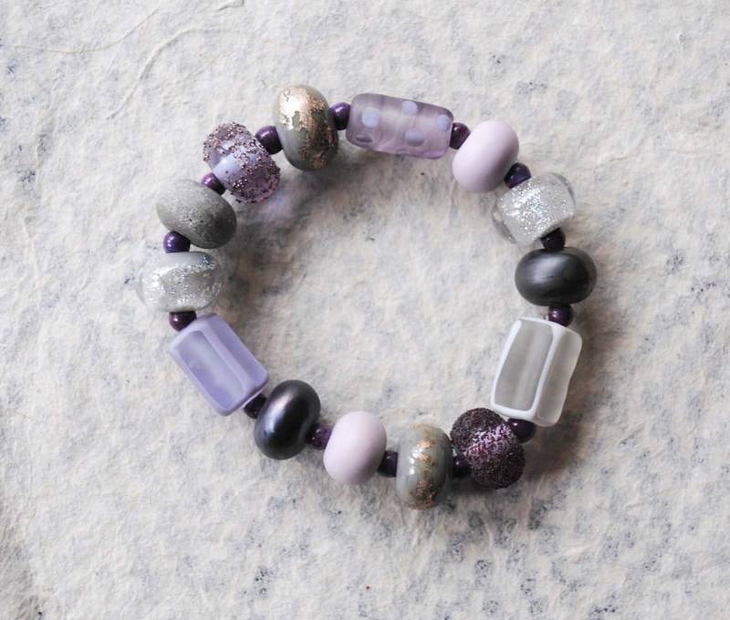 Lampwork Stretch Armband, Lila Stapeln Handwerker Funkelnde Glas Perle Boho Chic Armband Lampwork Stretch Armband, Lila Stapeln Handwerker Funkelnde Glas Perle Boho Chic Armband von bstrung