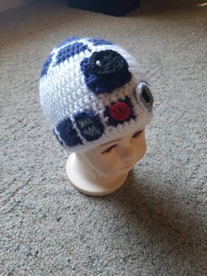 R2D2 Inspirierte Mütze R2D2 Inspirierte Mütze von bthooksandneedles