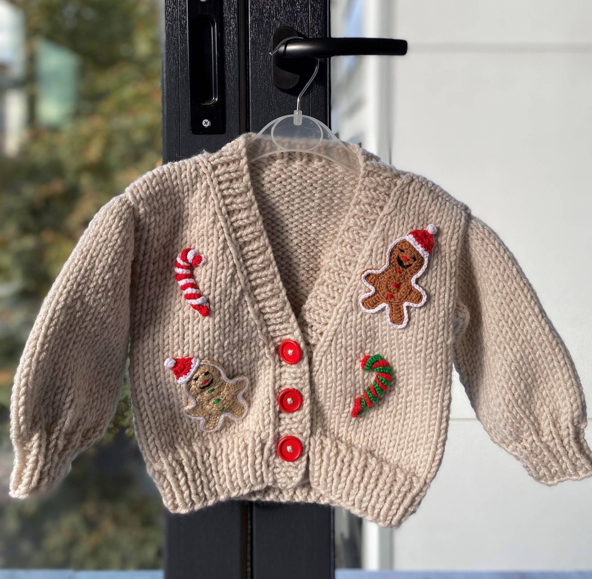 Creme Farbene Weihnachtsstrickjacke Zum Verkauf, Cookie Man Motiv Weihnachtspullover, Weihnachtspullover Für Kinder, Winterpullover Kleinkinder von bttrcrochet