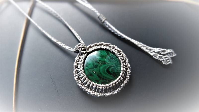 Makramee Anhänger, Makramee Amulet, Schmuck, Boho Schmuck, Mineral Anhänger, Malachite Amulet Makramee Anhänger, Makramee Amulet, Schmuck, Boho Schmuck, Mineral Anhänger, Malachite Amulet von bubor