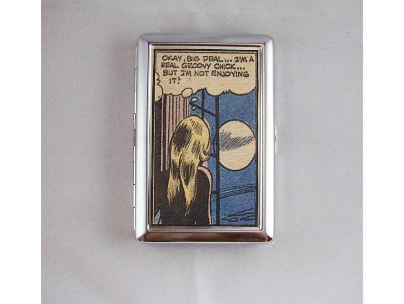 Comic Metall Portemonnaie Retro Vintage 1970Er Jahre True Romance Zigarettenetui King Size Cigs von buckaroosmercantile