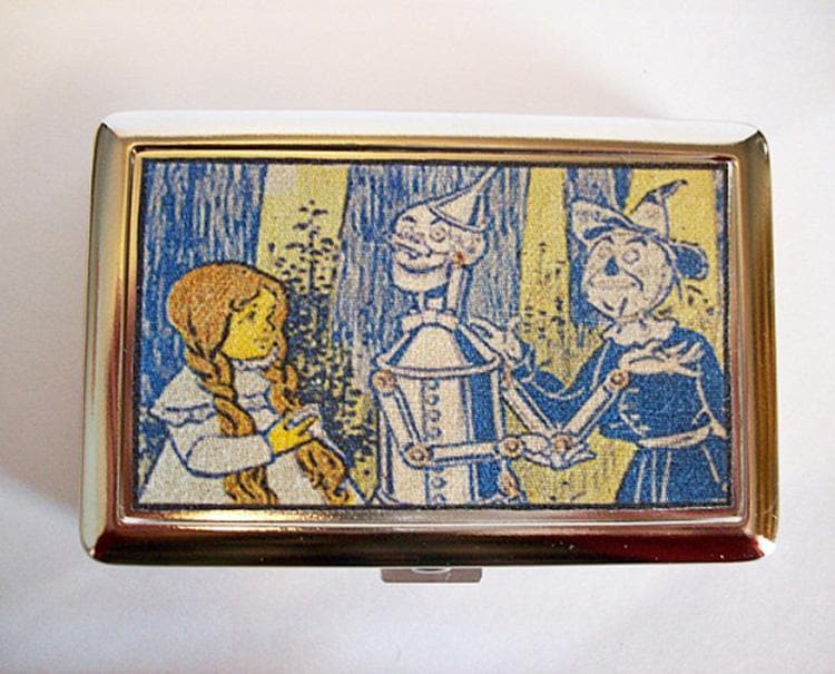Zauberer Von Oz Metall Geldbörse Retro Vintage Märchen Zigarettenetui Kitsch Zauberer Von Oz Metall Geldbörse Retro Vintage Märchen Zigarettenetui Kitsch von buckaroosmercantile
