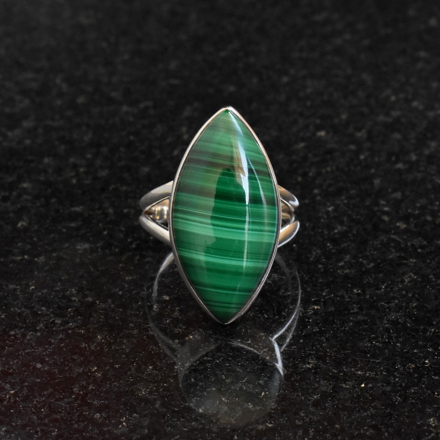 Handgemachter Marquise Malachit Ring Sterling Silber Im Vintage Stil von buddhasilverdesign