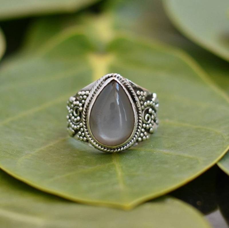Vintage Teardrop Grauer Mondstein Ring, Handgemachter Silber Boho Schmuck, Eleganter Statement Ring Für Frauen, Spirituelles Accessoire Geschenk Sie von buddhasilverdesign