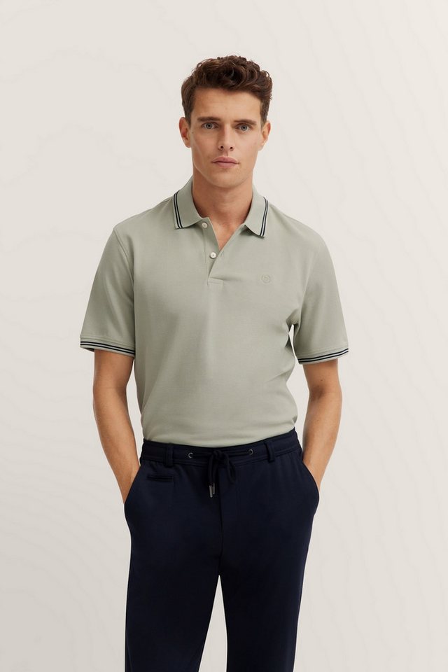 bugatti Poloshirt mit Kontraststreifen und Bruststickerei von bugatti