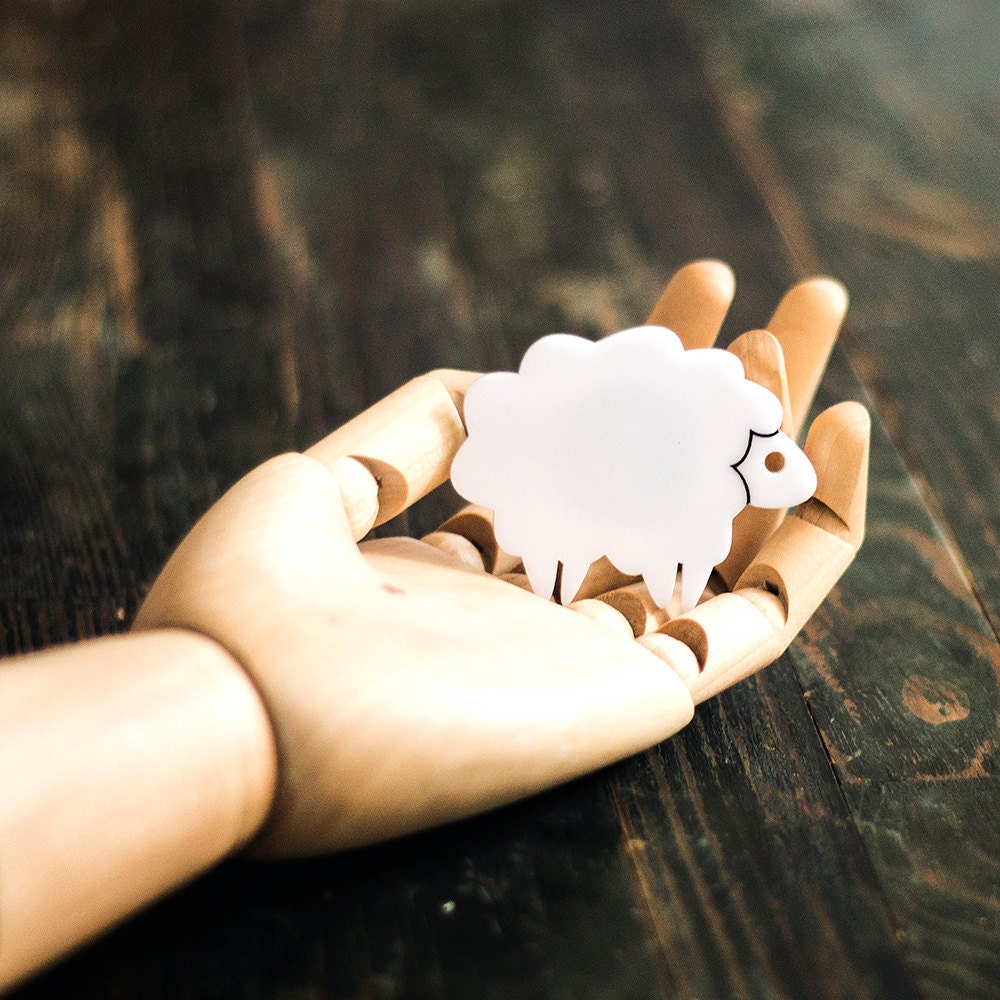 Lamm Brosche, Plexiglas Pin Abzeichen, Laser Cut Acryl, Geschenke Unter 25 Lamm Brosche, Plexiglas Pin Abzeichen, Laser Cut Acryl, Geschenke Unter 25 von bugga