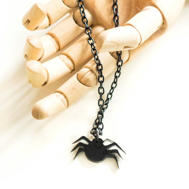 Spinne Halskette, Halloween Schmuck, Gothic Lasercut Acryl, Geschenke Unter 20 von bugga
