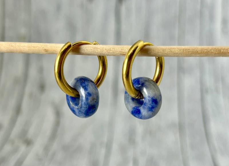 Ohrringe Creolen Donut Linse Sodalith Gold Blau Hoop Großlochperle Boho Ohrringe Creolen Donut Linse Sodalith Gold Blau Hoop Großlochperle Boho von buntezeiten