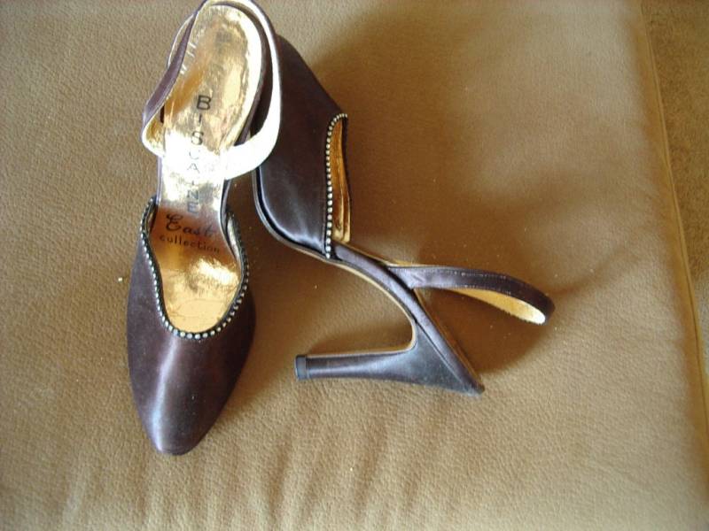 Braune Satin Sling Back Pump Strass Getrimmt Vamp Größe 38 B Artikel # 15 Schuhe Und Stiefel von bushnellfashions