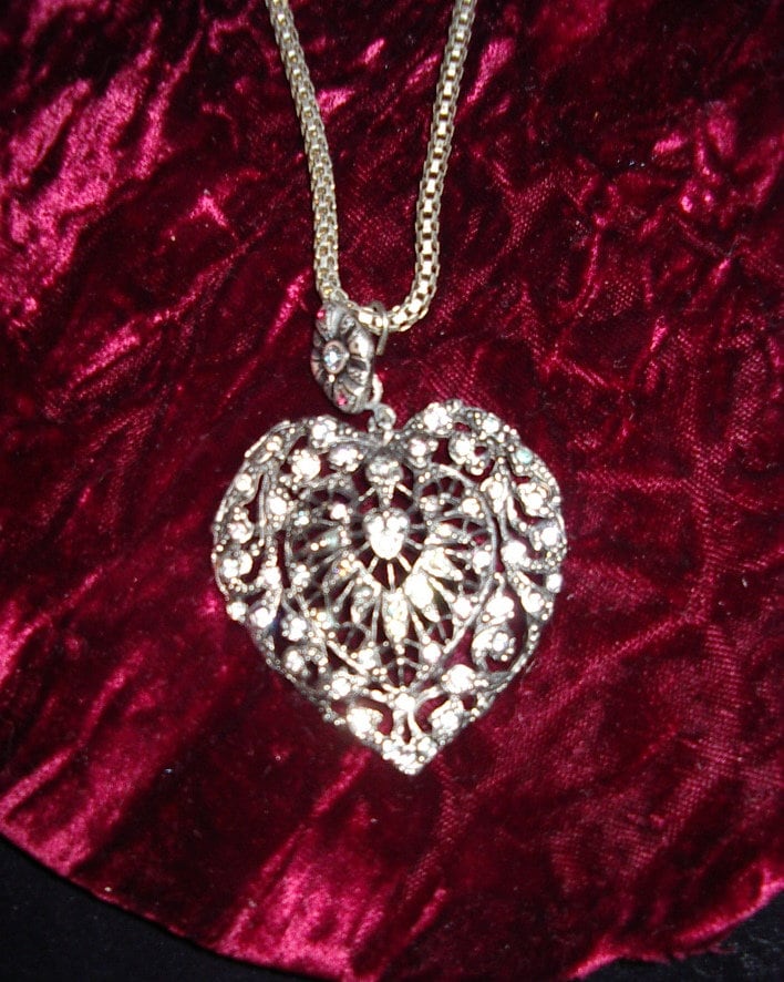 Valentine Geschenk Schatz-Anhänger Regenbogen Aurora Borealis Steine Akzent Antikes Silber Filigrane Herz-Artikel # 977 Schmuck von bushnellfashions