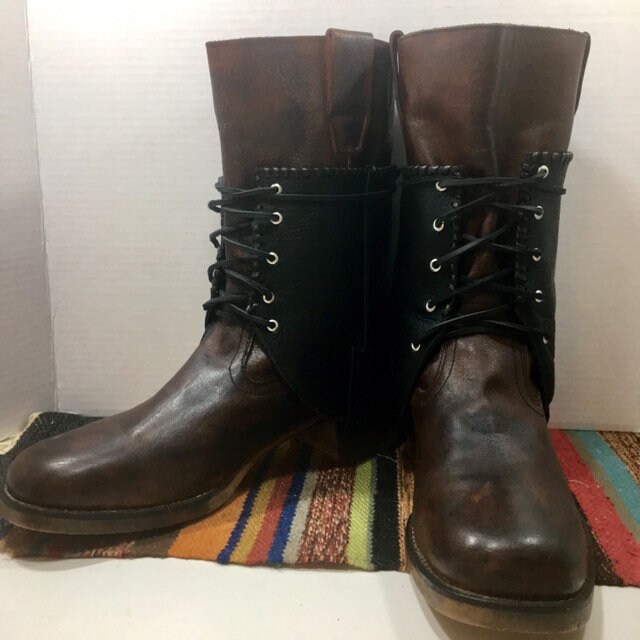 Braun Und Schwarze Leder Stiefel Mit Cowboy Boots Gamaschen Oder Herrengröße 10 Damengröße 11 Braun Und Schwarze Leder Stiefel Mit Cowboy Boots Gamaschen Oder Herrengröße 10 Damengröße 11 von busstopshop